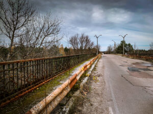 Il "ponte della morte" di Pripyat a Chernobyl.