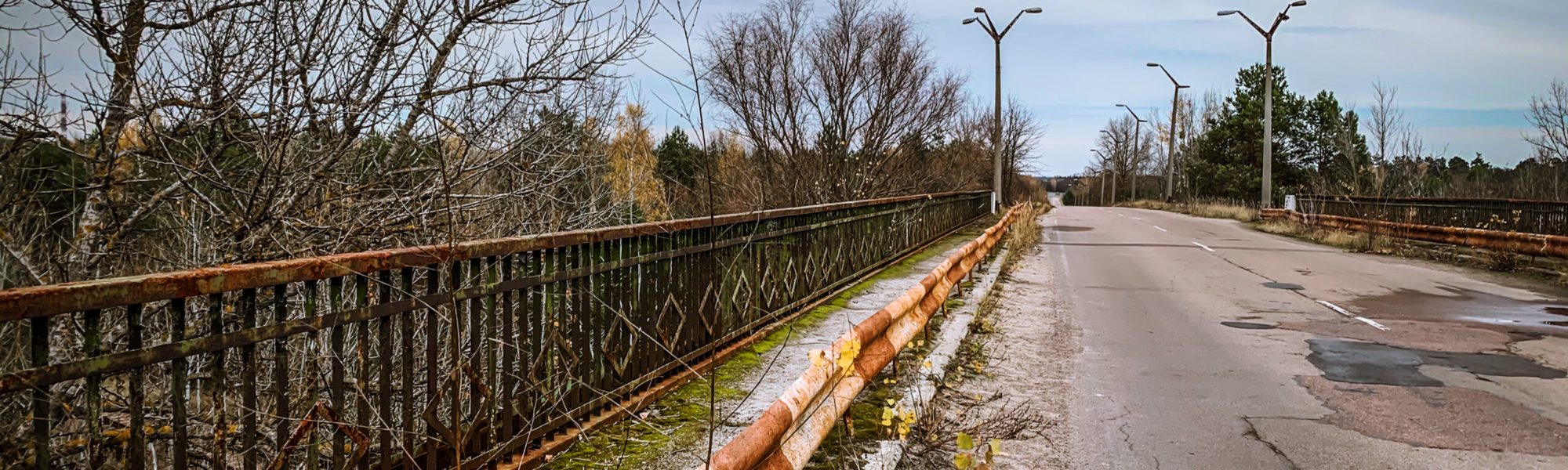 Il "ponte della morte" di Pripyat a Chernobyl.